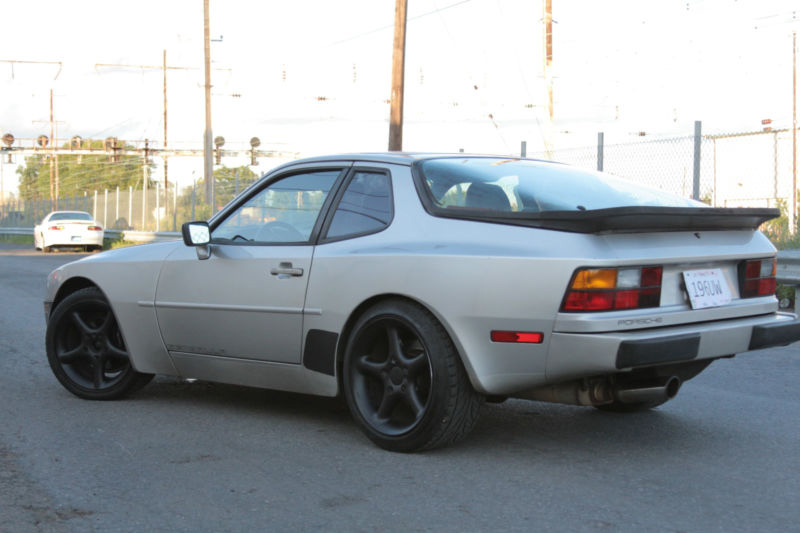 Illustration for article titled How much Porsche does $800 buy? - The story of my Porsche 944 S